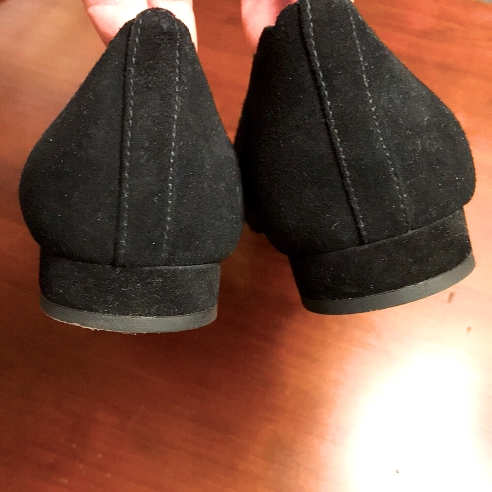 Final Price- TALBOTS Edison Scallop Genuine Suede Flats - Picture 12 of 16
